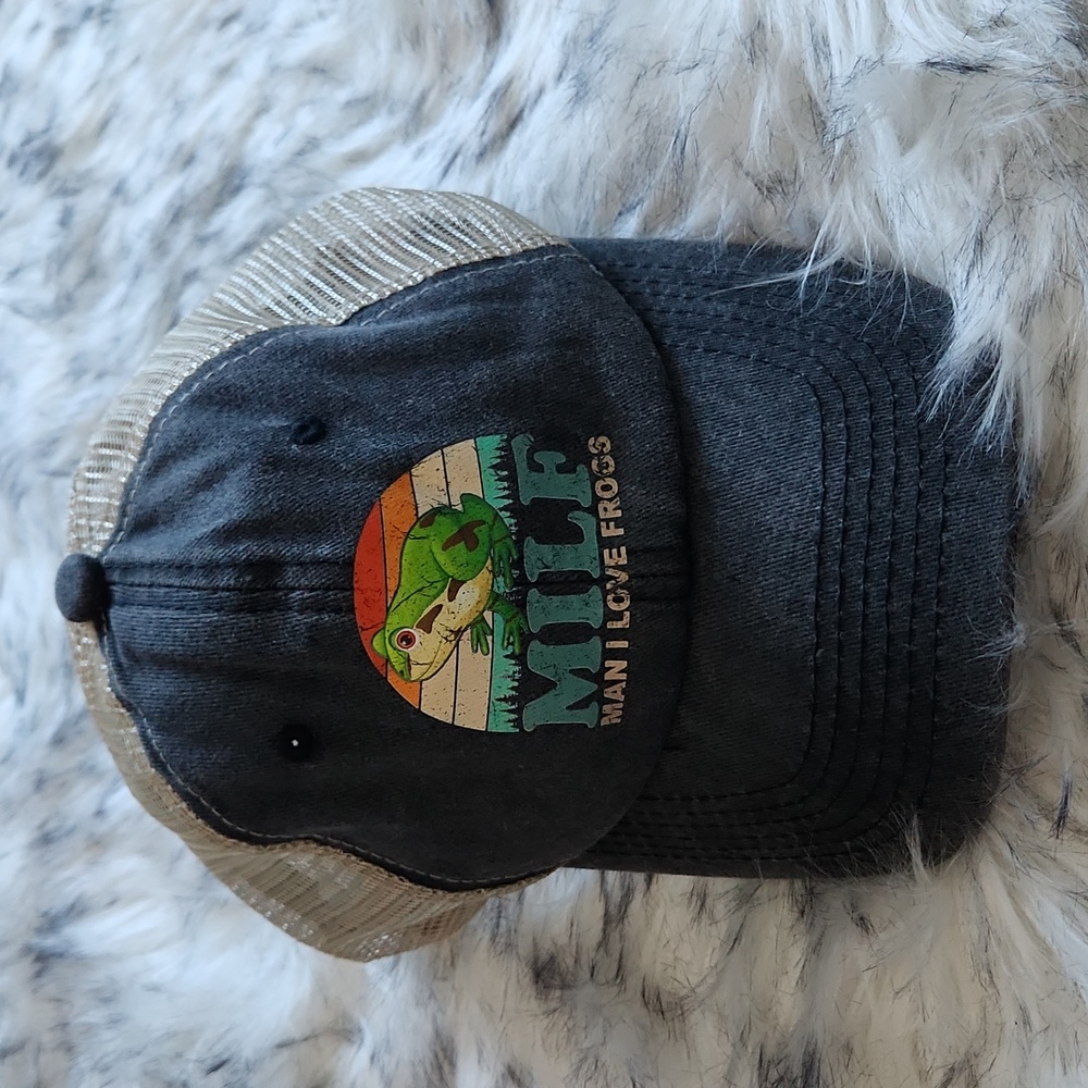 Frog lovers dark denim and cream truckers ball cap
